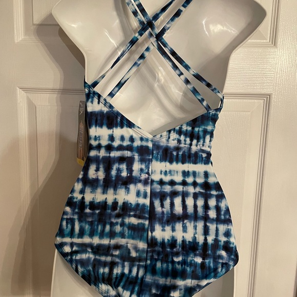 BNWT Women’s Speedo One Piece Swimsuit - Picture 6 of 8